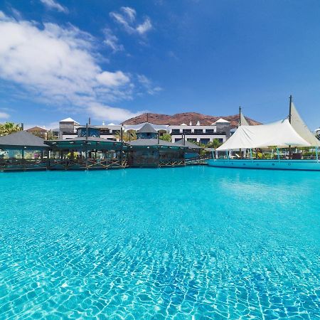H10鲁比肯皇宫酒店 普拉亚布兰卡 外观 照片 The resort's lagoon pool