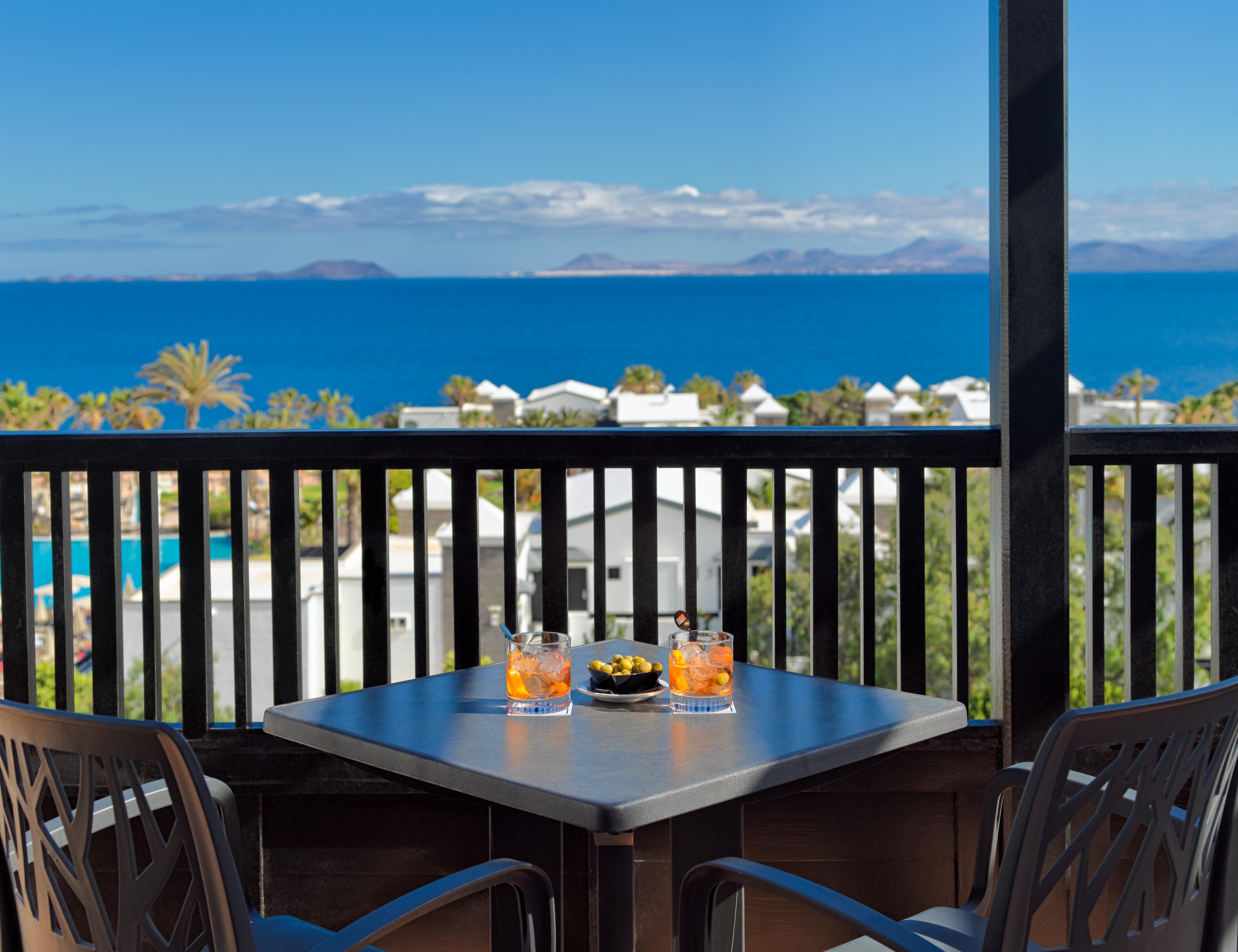H10鲁比肯皇宫酒店 普拉亚布兰卡 外观 照片 View from the balcony of a suite at the resort
