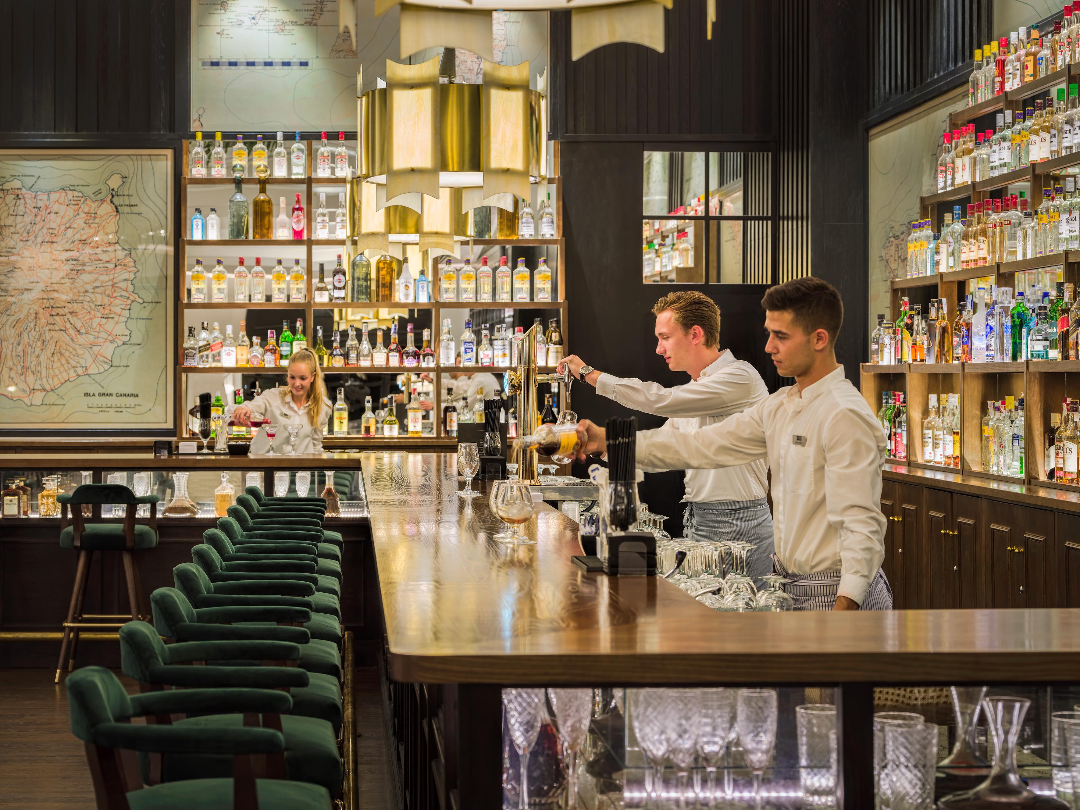 H10鲁比肯皇宫酒店 普拉亚布兰卡 外观 照片 The bar at the Connaught