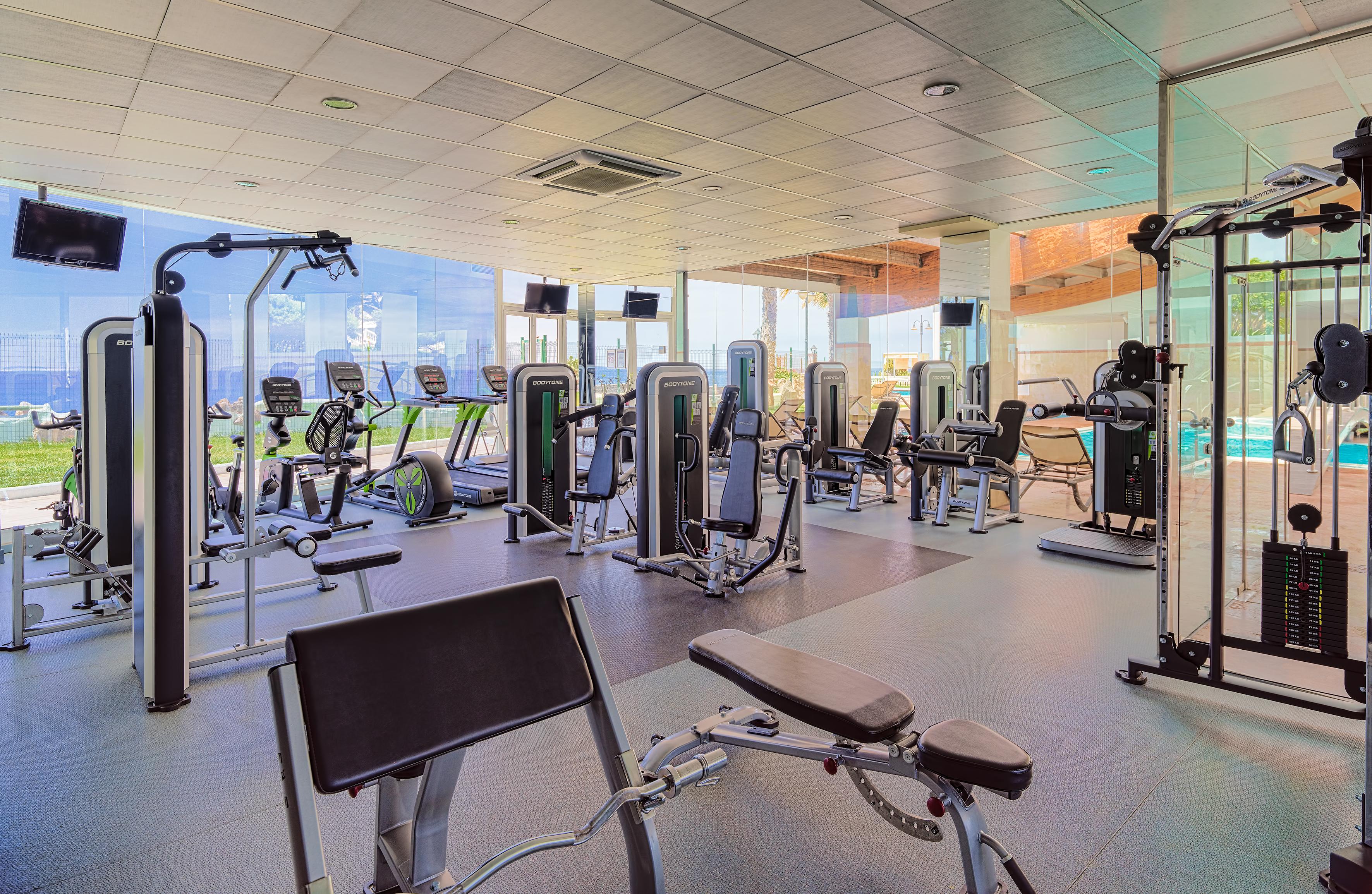 H10鲁比肯皇宫酒店 普拉亚布兰卡 外观 照片 The gym at the hotel