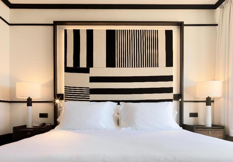 H10鲁比肯皇宫酒店 普拉亚布兰卡 客房 照片 A bedroom at the hotel